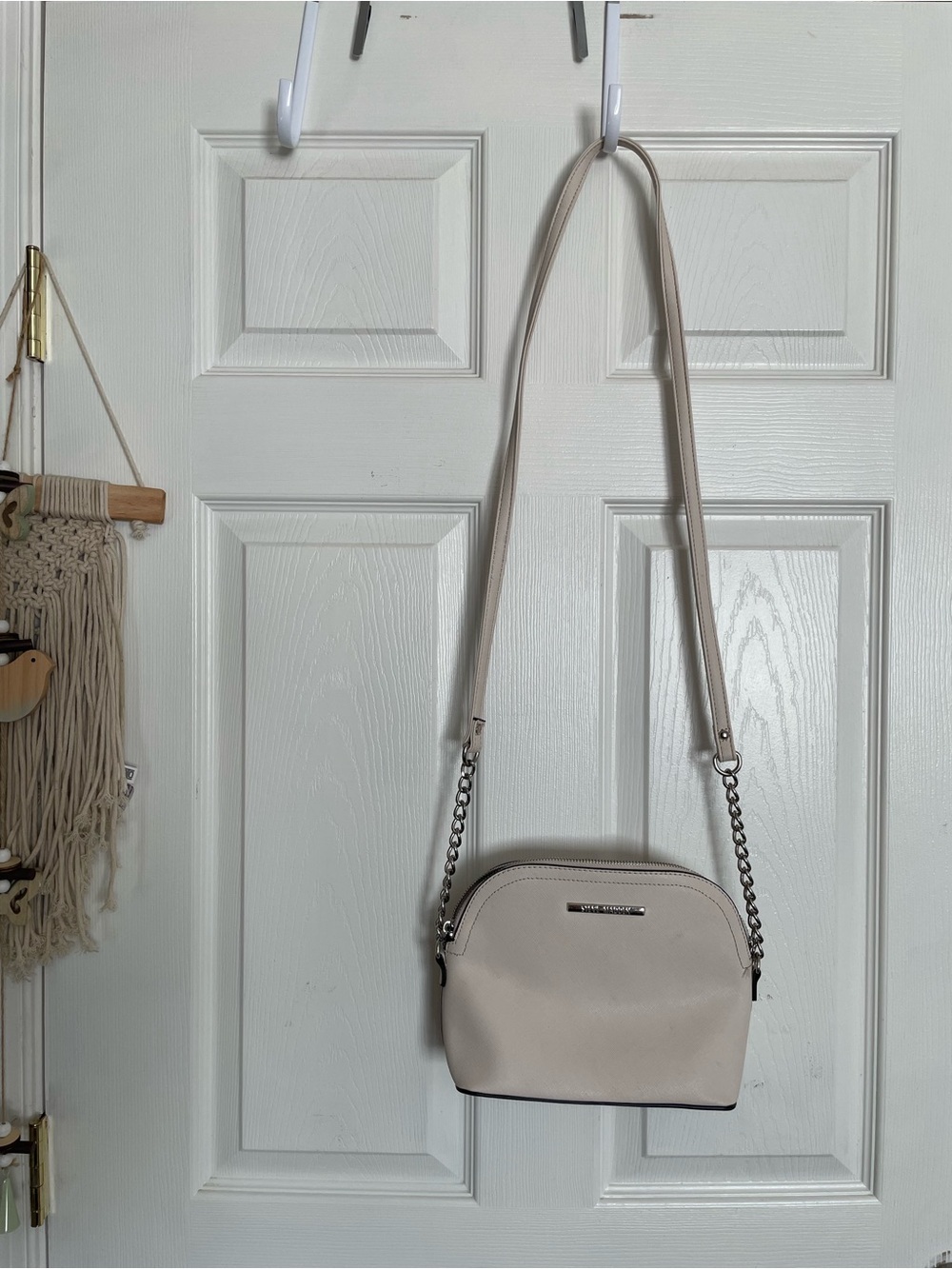 Steve Madden Cream Crossbody Shoulder Bag with Chain Strap
